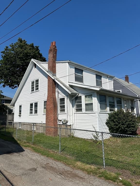 131 Farrington St, Quincy MA 02170 photo 5