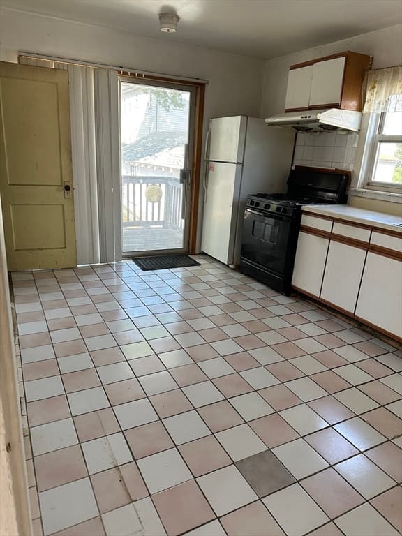 131 Farrington St, Quincy MA 02170 photo 14