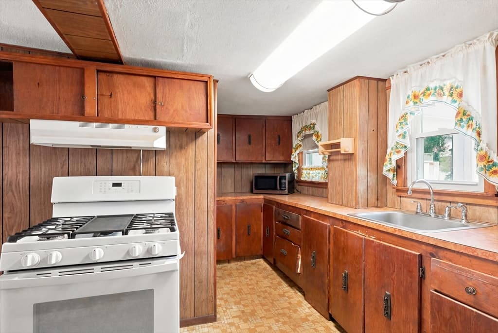 277 Lincoln Ave, Saugus MA 01906 photo 11