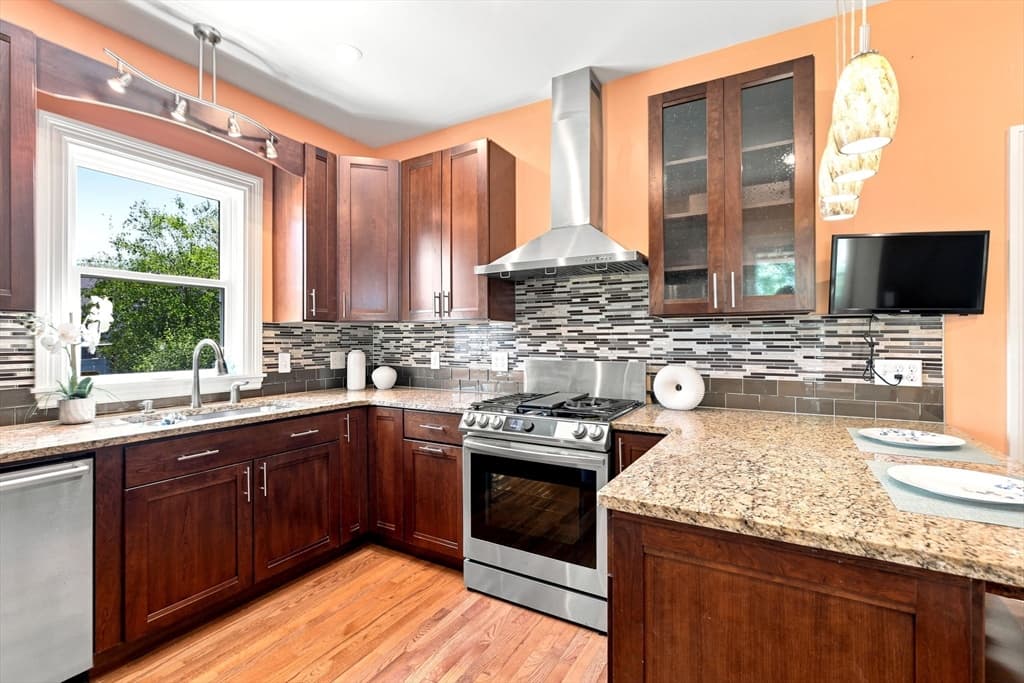 223 Webster St, Malden MA 02148 photo 5
