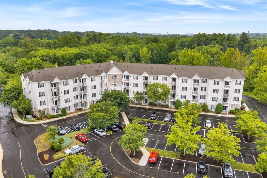 21 Hampshire Road # 105, Methuen MA 01844