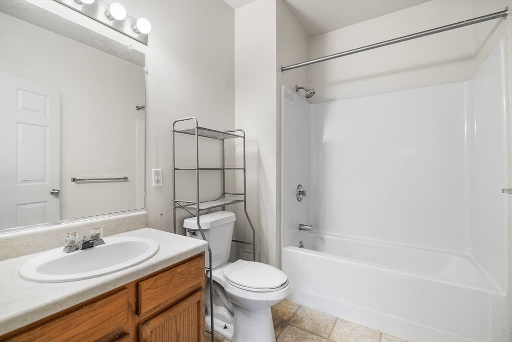 21 Hampshire Road # 105, Methuen MA 01844 photo 14