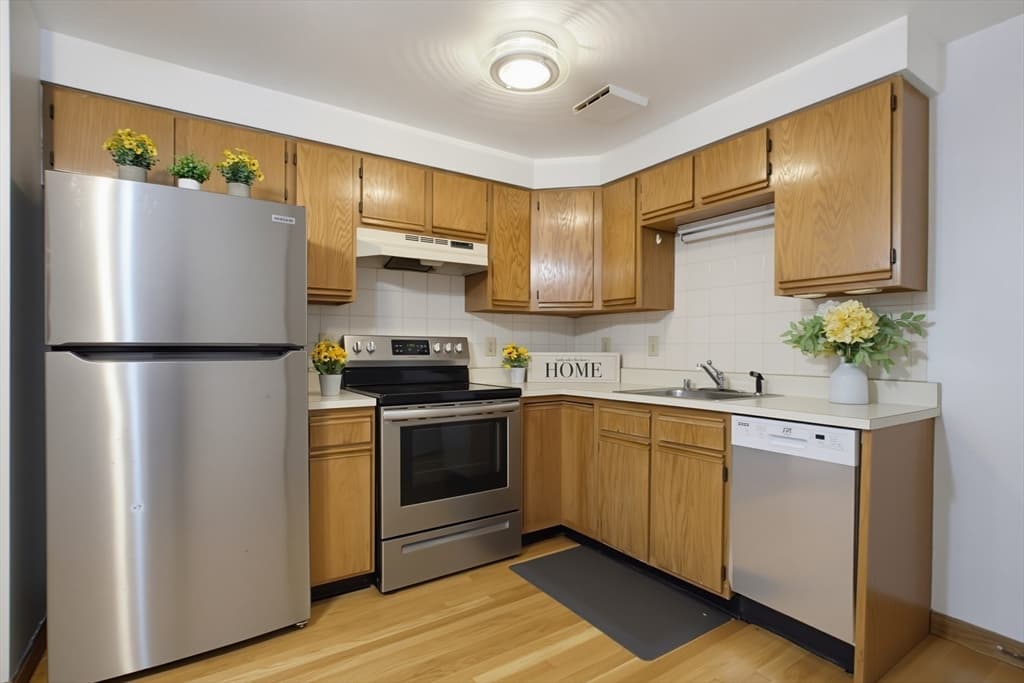 45 Cross St # 21, Medford MA 02155 photo 4