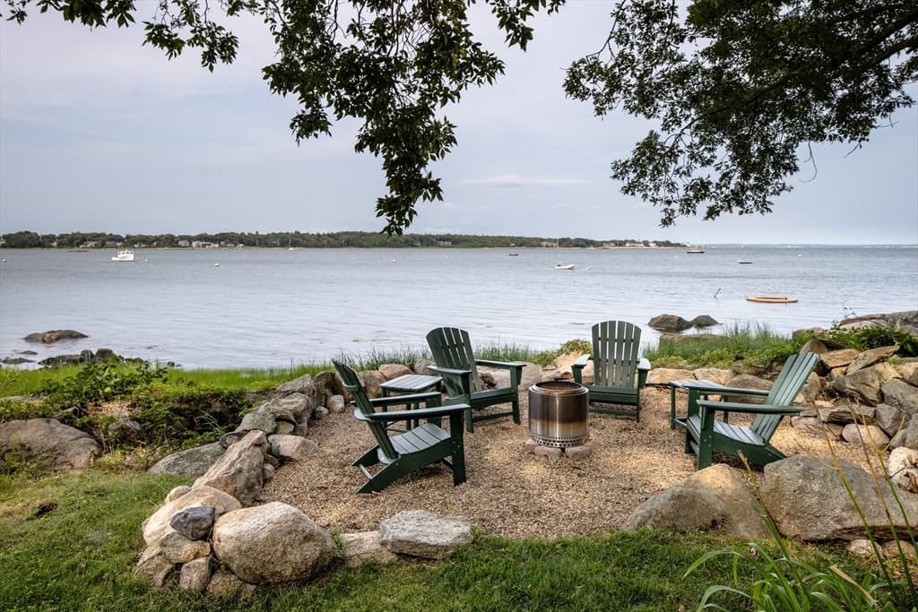 94 Aucoot Rd, Mattapoisett MA 02739 photo 4