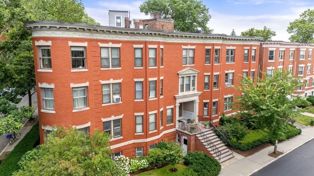 16 Garrison Road # 7A, Brookline MA 02445
