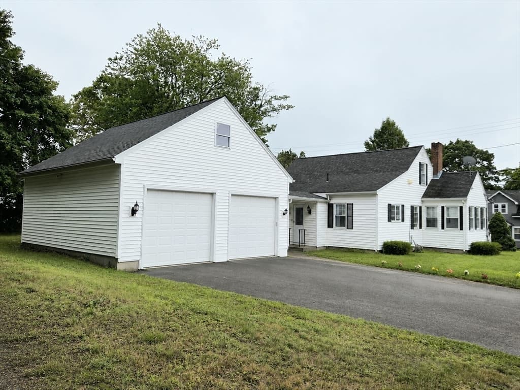 110 Barthel Ave, Gardner MA 01440 photo 2
