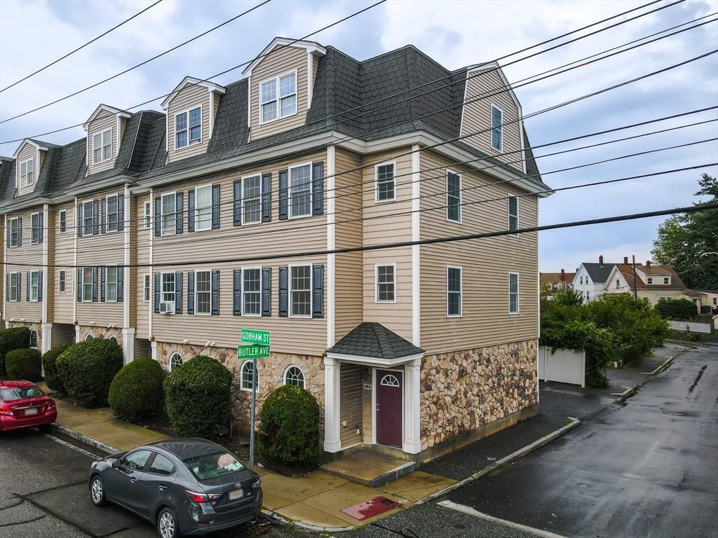 688 Gorham Street # 688, Lowell MA 01852