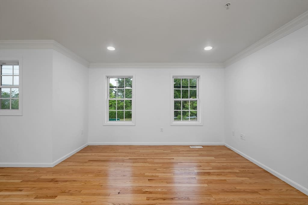 688 Gorham Street # 688, Lowell MA 01852 photo 9