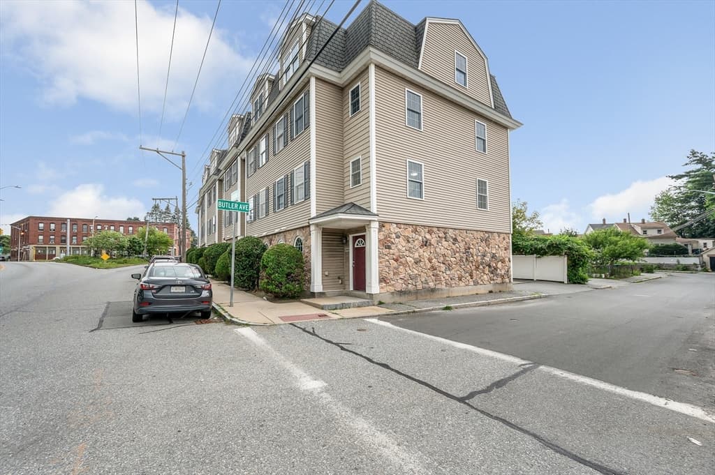 688 Gorham Street # 688, Lowell MA 01852 photo 38