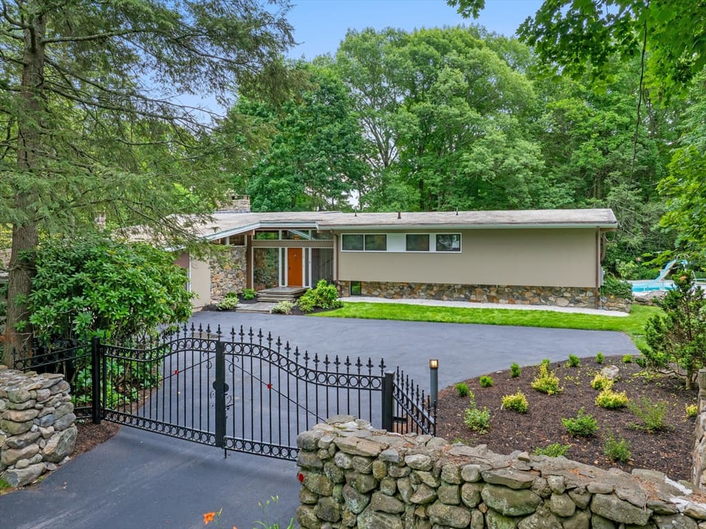 6 Porter Rd, Andover MA 01810 photo 2