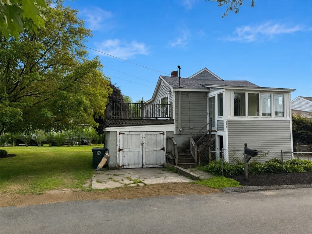 128 Mablin Ave, North Andover MA 01845 photo 2