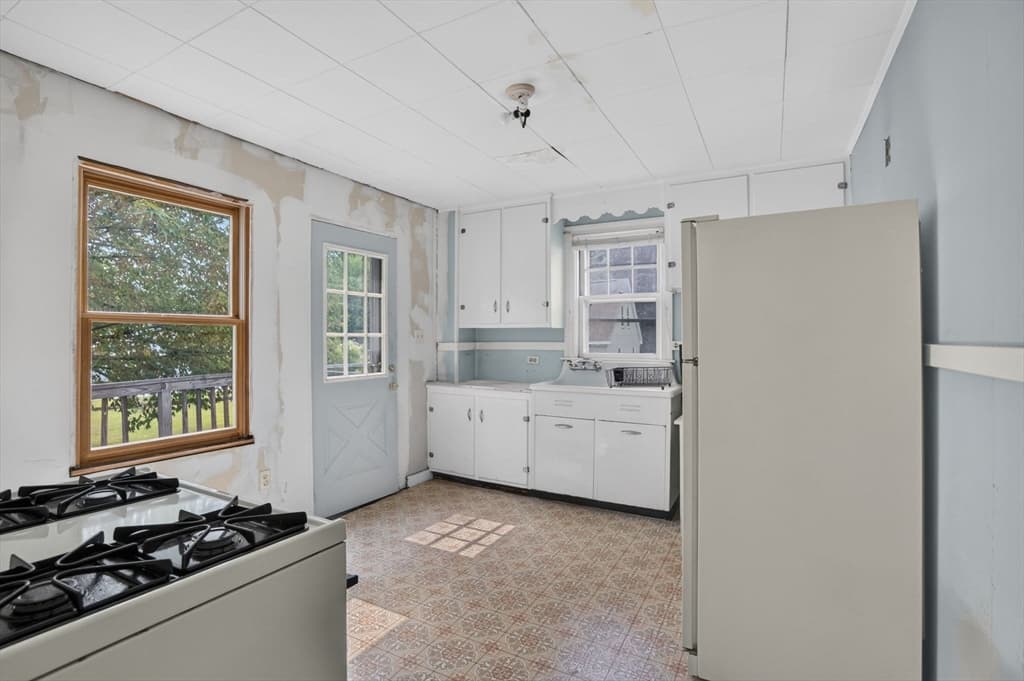 128 Mablin Ave, North Andover MA 01845 photo 13
