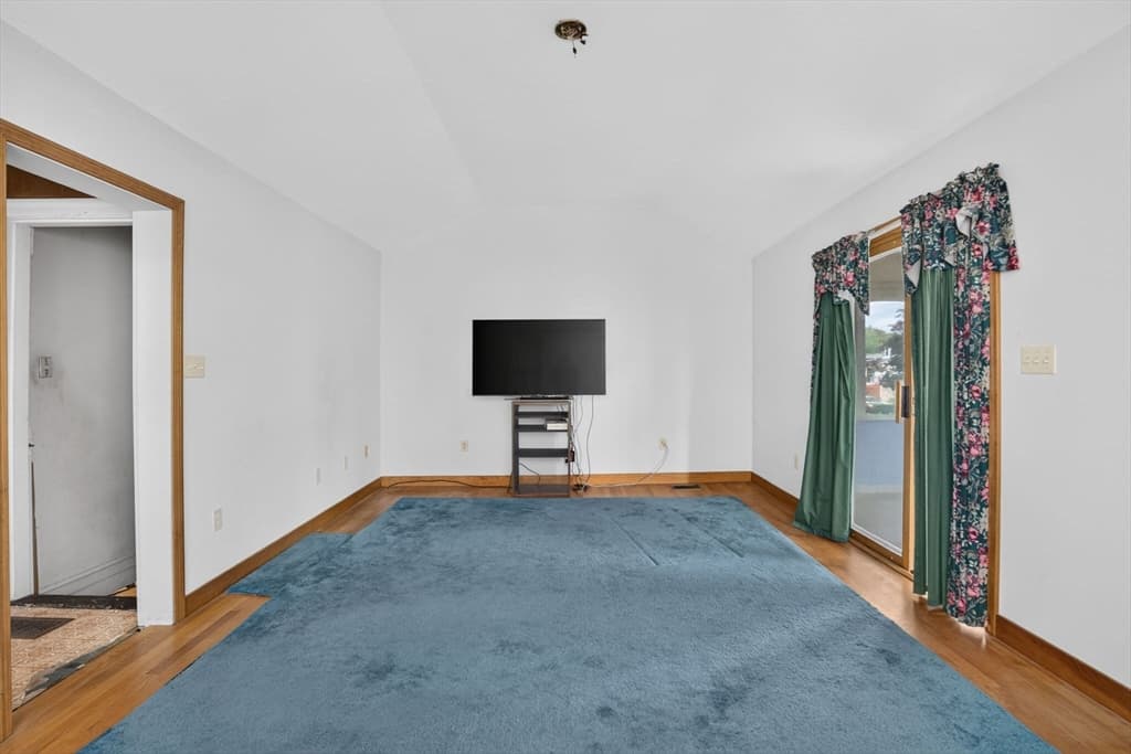 128 Mablin Ave, North Andover MA 01845 photo 9