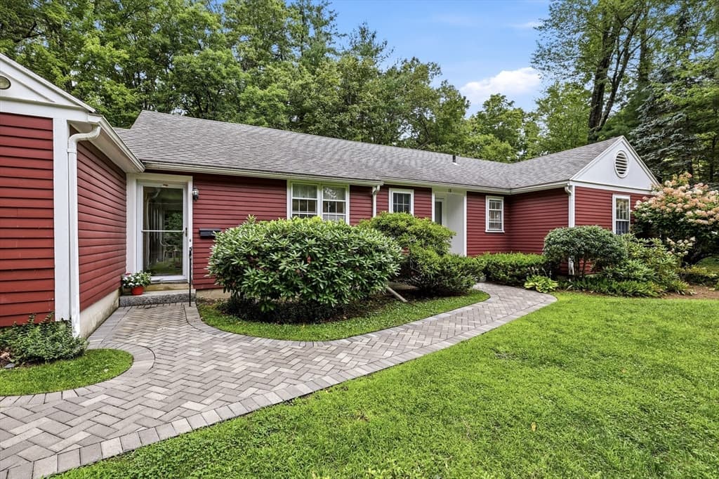 18 Red Gate Ln, Amherst MA 01002 photo 2