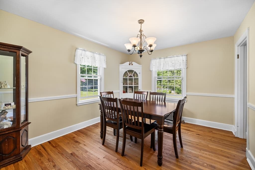 Single Family Residence at 779 Oxford St S, Auburn MA 01501, Auburn, photo 12 of 30