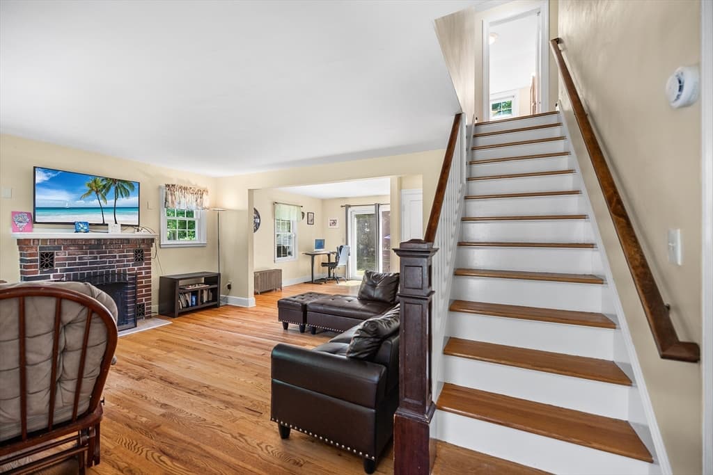 Single Family Residence at 779 Oxford St S, Auburn MA 01501, Auburn, photo 14 of 30