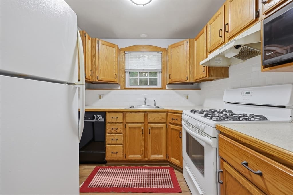 6 Venice Street # C2, Danvers MA 01923 photo 5