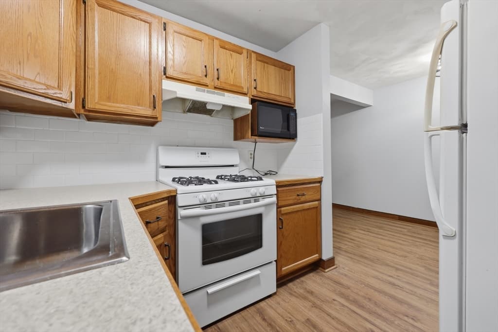 6 Venice Street # C2, Danvers MA 01923 photo 8