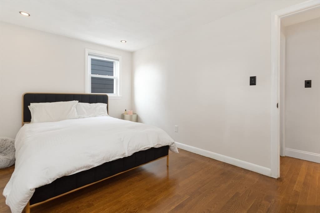 29 Clinton Ave, Saugus MA 01906 photo 23