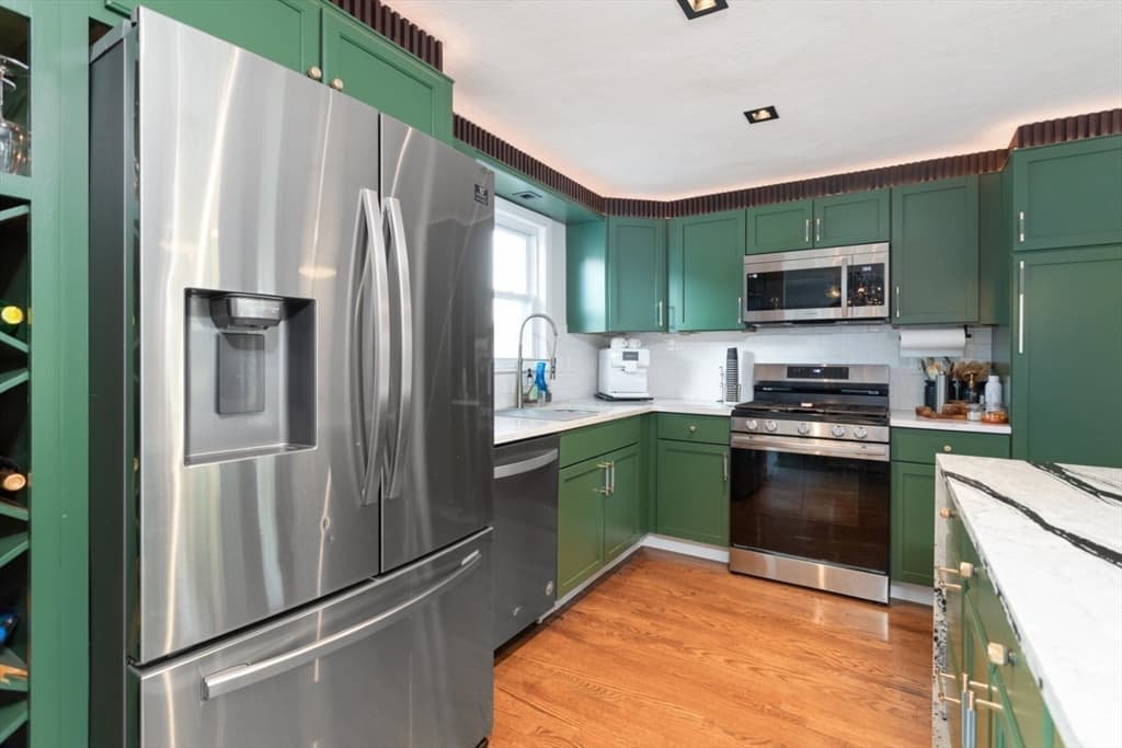 29 Clinton Ave, Saugus MA 01906 photo 13