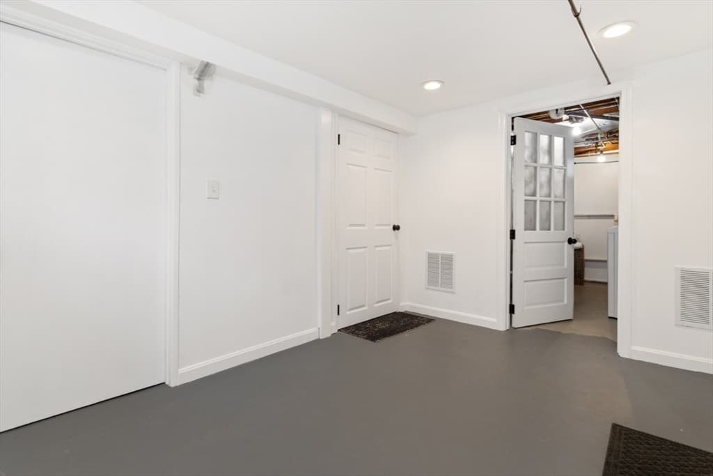 29 Clinton Ave, Saugus MA 01906 photo 34