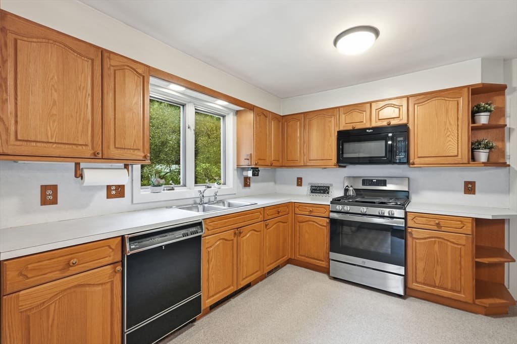 39 Water St, Northampton MA 01053 photo 18