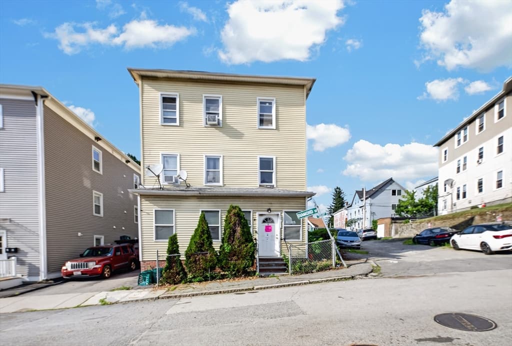 5 Diamond St, Worcester MA 01610