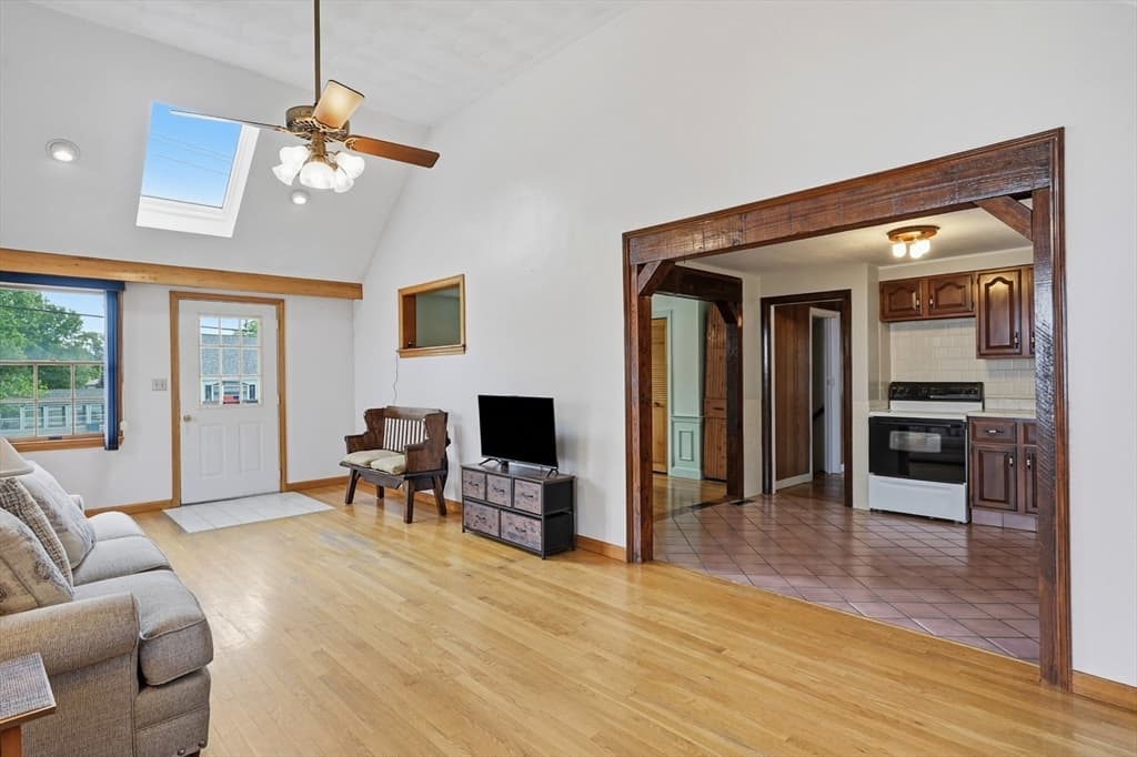 6 Devine Rd, Randolph MA 02368 photo 7