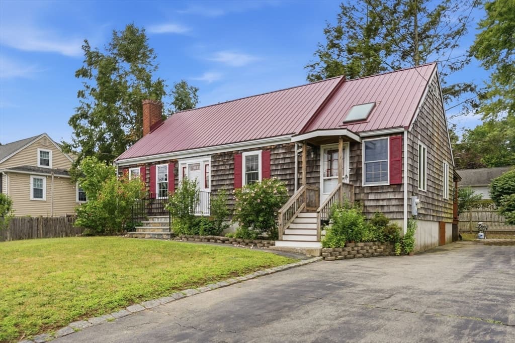 6 Devine Rd, Randolph MA 02368 photo 3