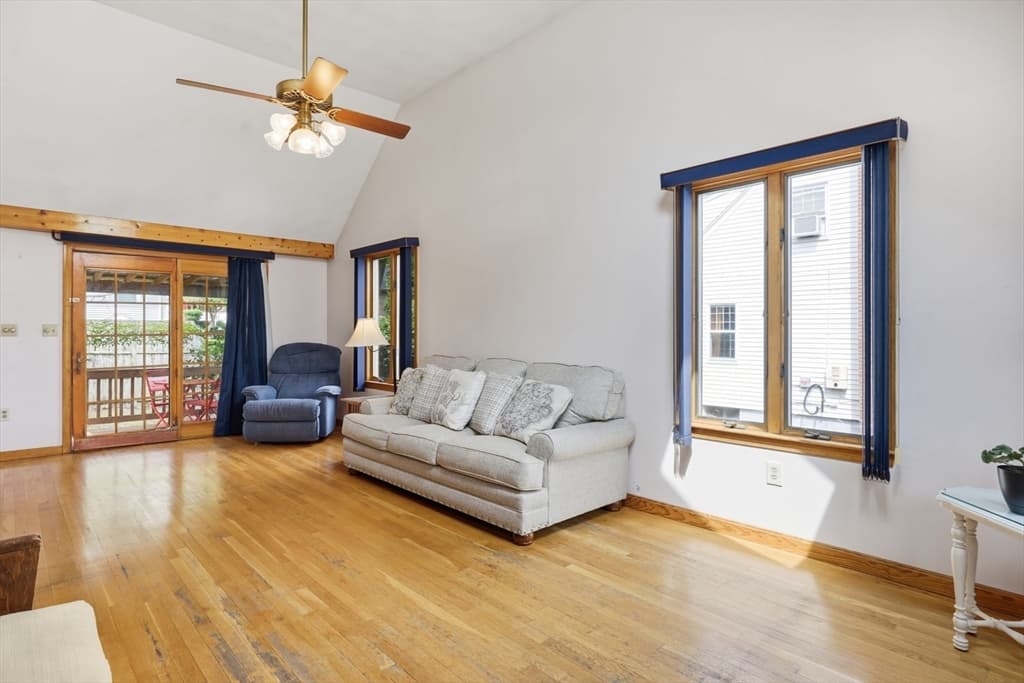 6 Devine Rd, Randolph MA 02368 photo 5