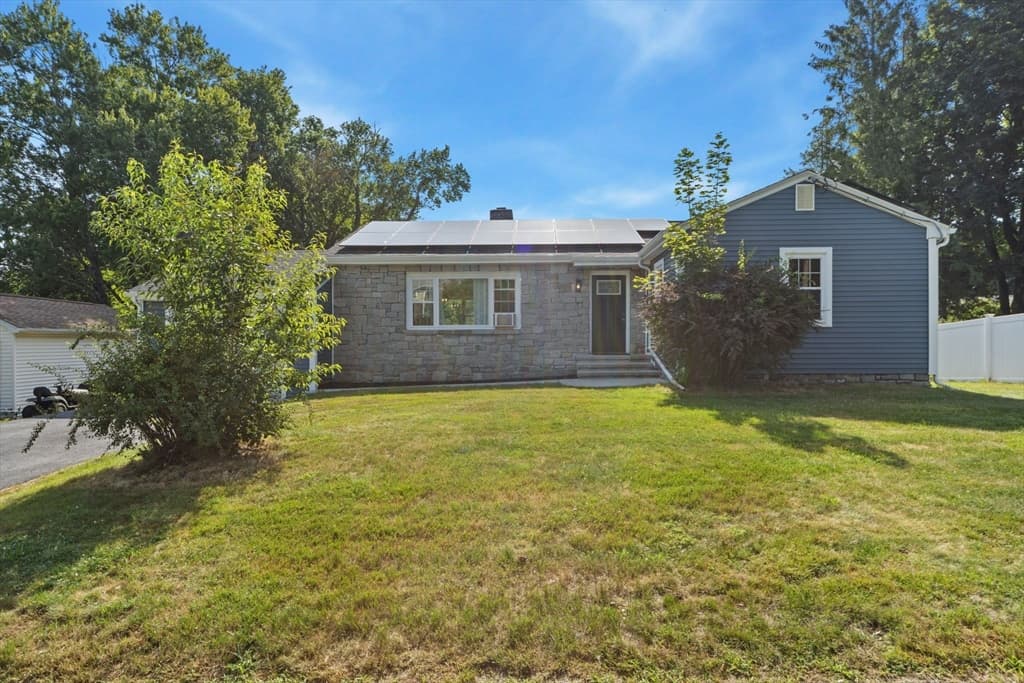 Single Family Residence at 5 5th Ave, Dudley MA 01571, Dudley, photo 2 of 39