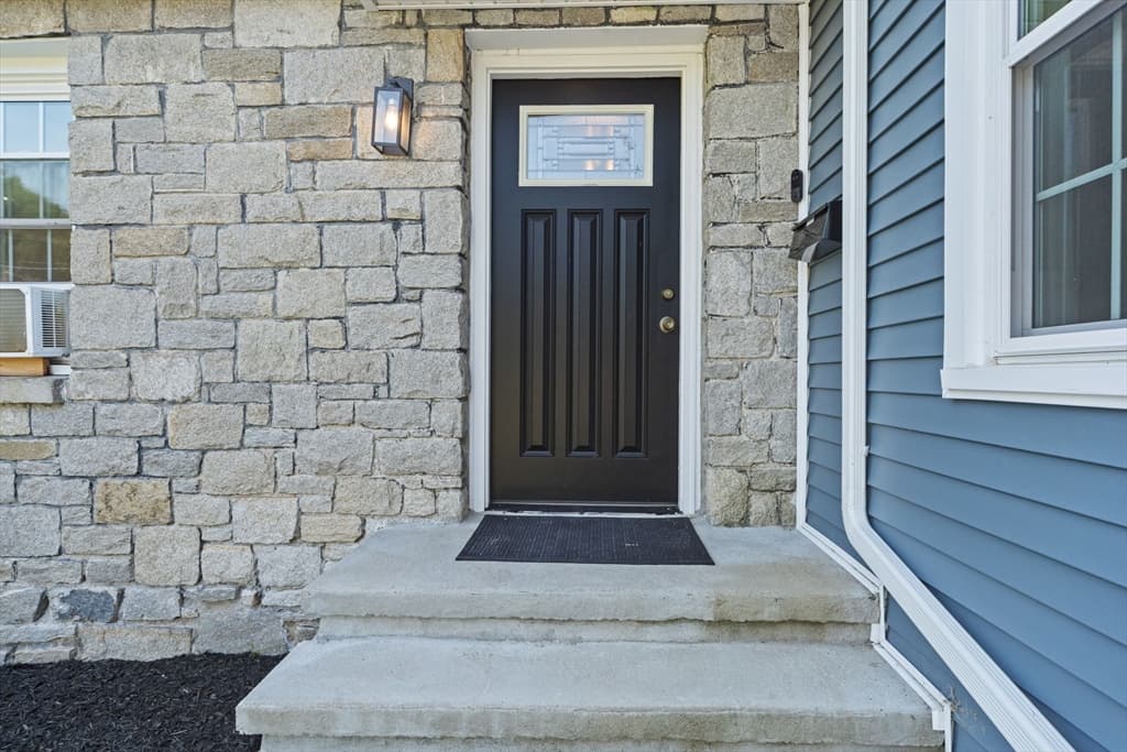 Single Family Residence at 5 5th Ave, Dudley MA 01571, Dudley, photo 6 of 39