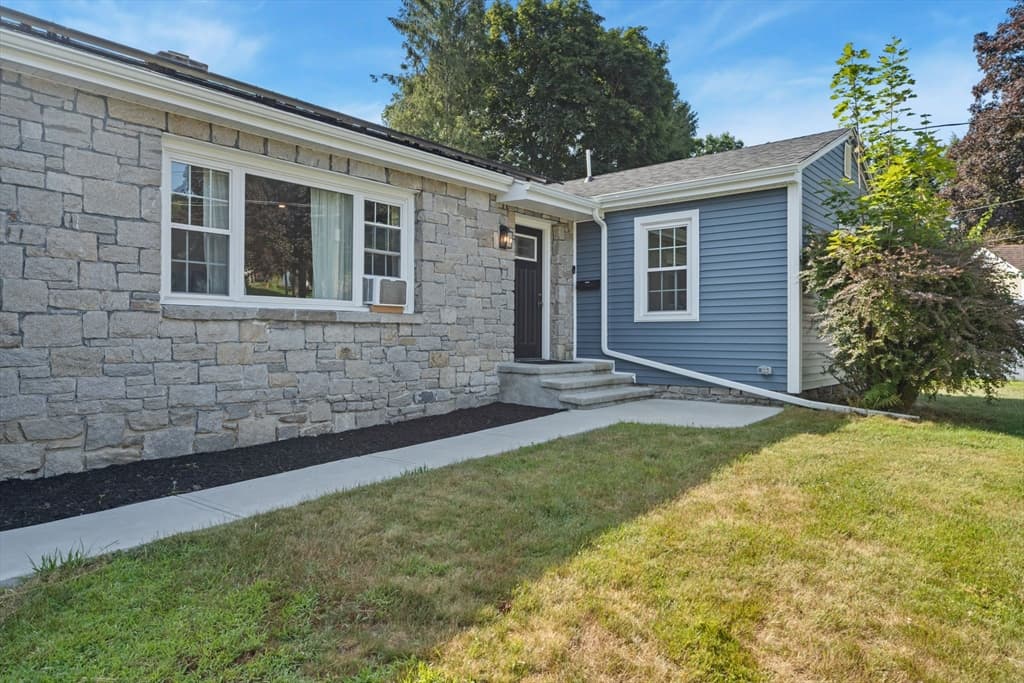 Single Family Residence at 5 5th Ave, Dudley MA 01571, Dudley, photo 4 of 39