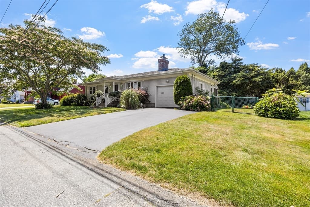 55 Evans St, Somerset MA 02726 photo 2