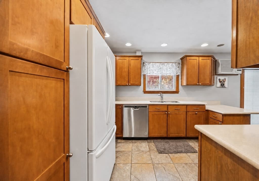 55 Evans St, Somerset MA 02726 photo 12