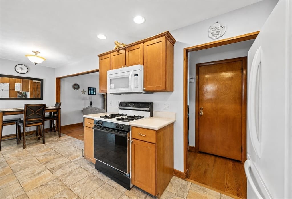 55 Evans St, Somerset MA 02726 photo 10