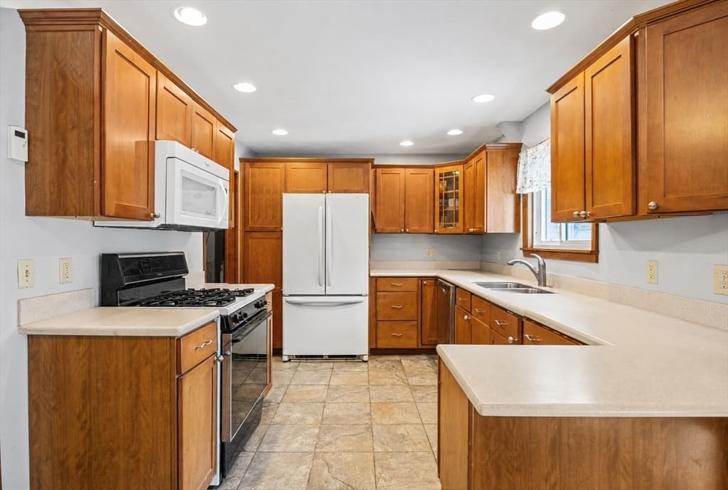 55 Evans St, Somerset MA 02726 photo 11