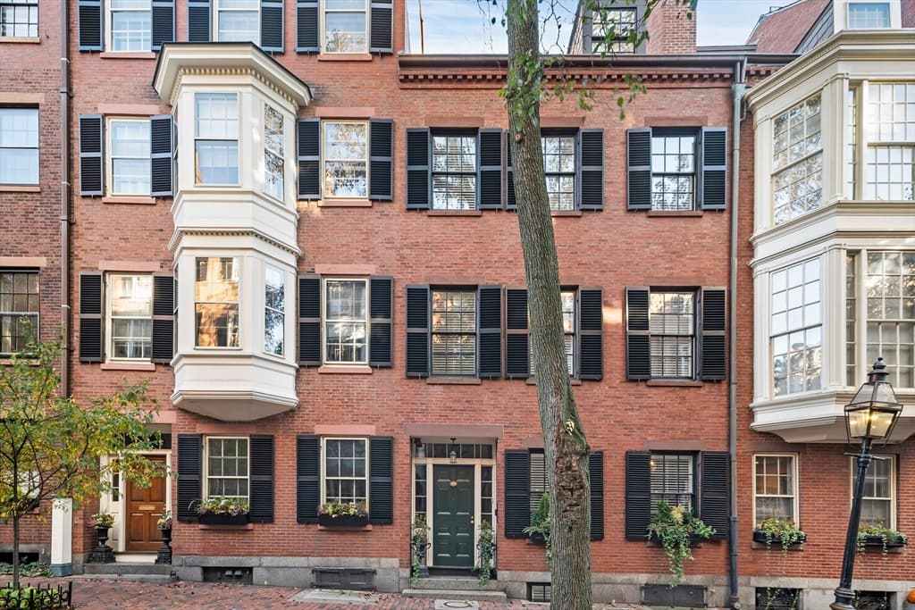 54 Pinckney St, Boston MA 02114
