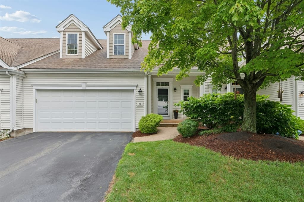 Condominium at 44 Cherry Ln # 44, Grafton MA 01560, Grafton, photo 2 of 41