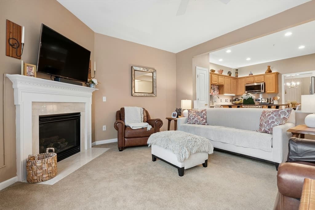 Condominium at 44 Cherry Ln # 44, Grafton MA 01560, Grafton, photo 12 of 41