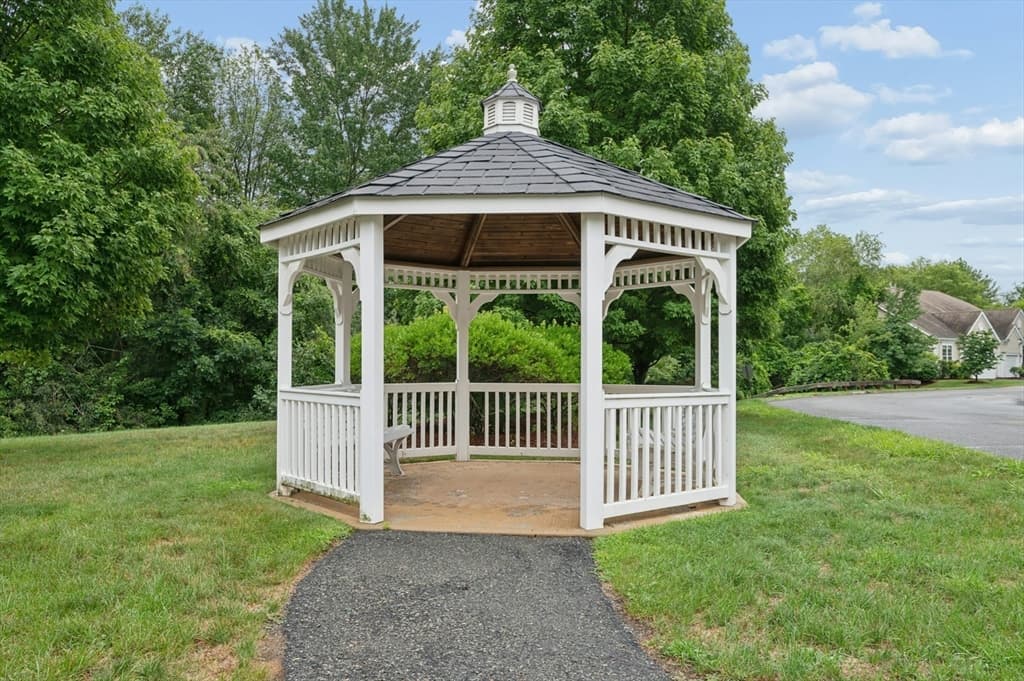 Condominium at 44 Cherry Ln # 44, Grafton MA 01560, Grafton, photo 38 of 41