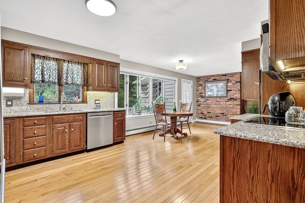 240 Meadow Wood Dr, Holden MA 01520 photo 10