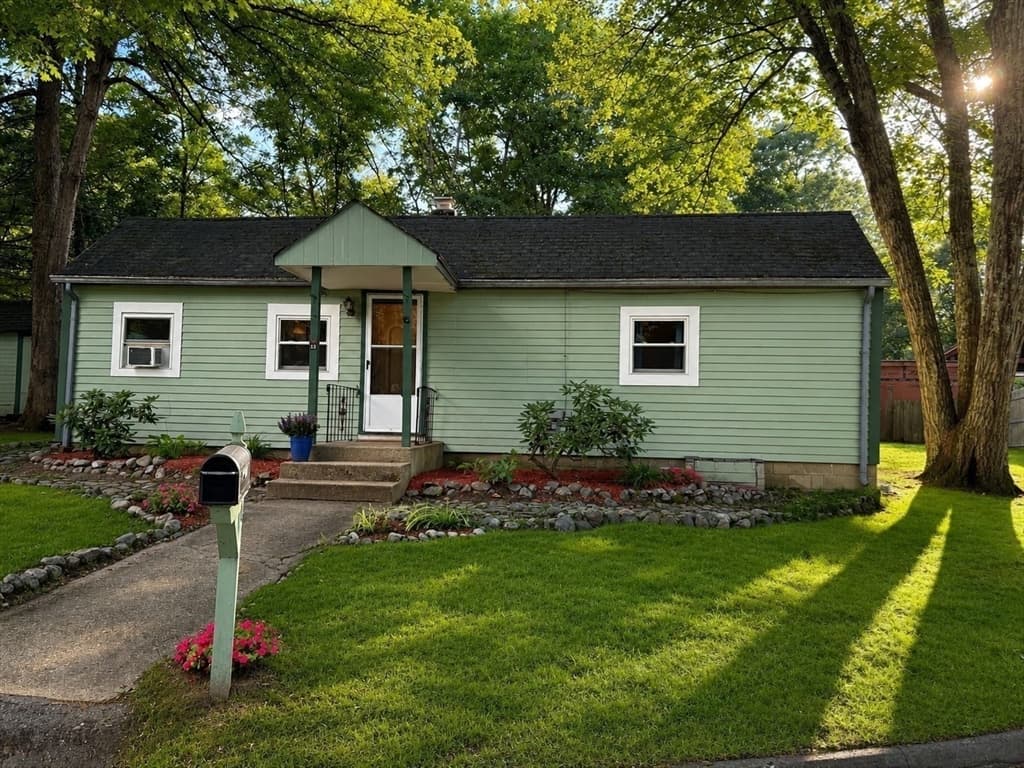 13 Park Lane, Wayland MA 01778