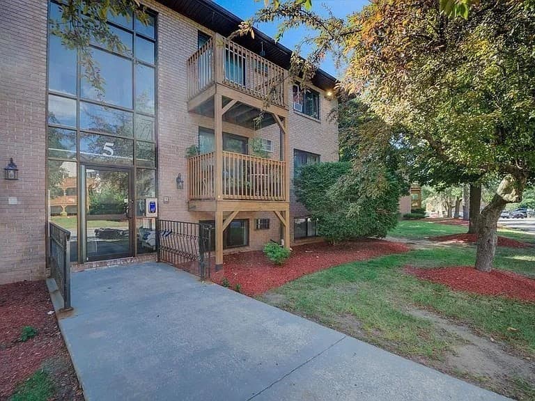 5 Lancelot Ct # 2, Salem NH 03079 photo 2