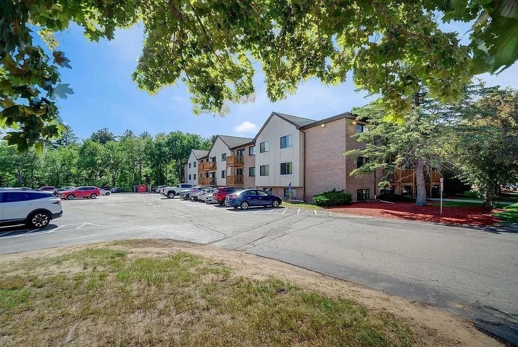 5 Lancelot Ct # 2, Salem NH 03079