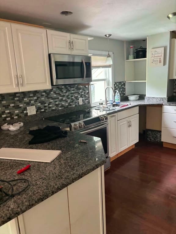 10 Patricia Ann Dr, Haverhill MA 01830 photo 2