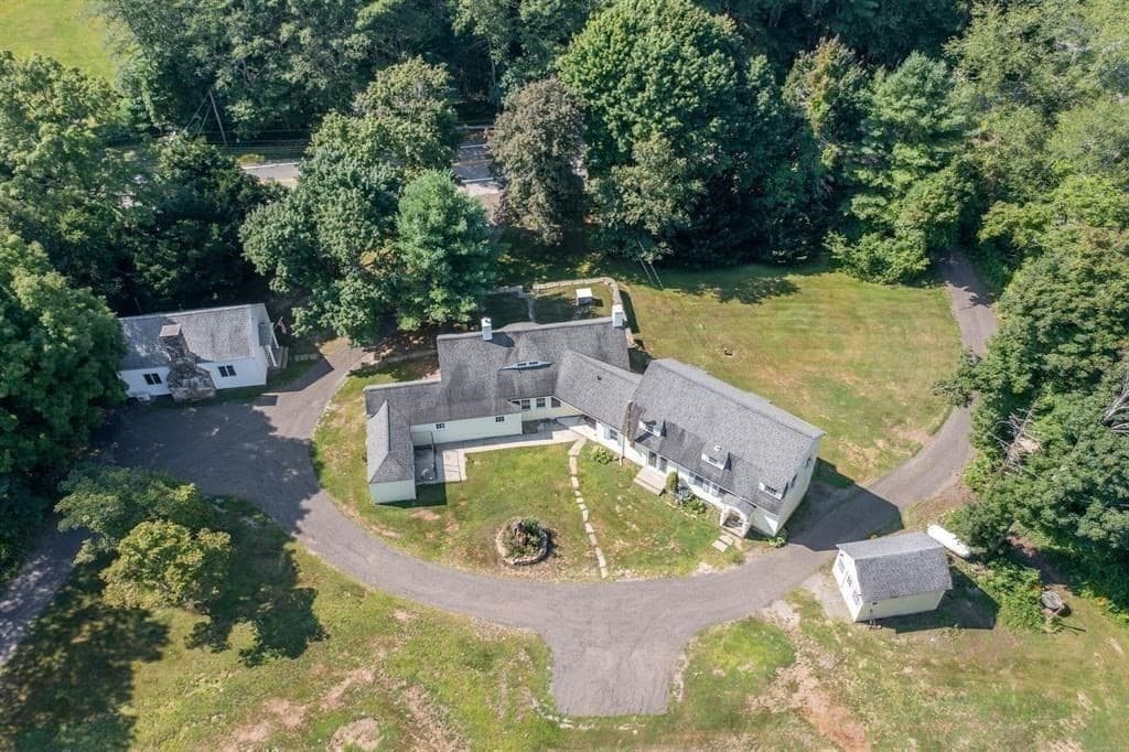 Single Family Residence at 1530 Hartford Pike, Killingly CT 06243, photo 39 of 40
