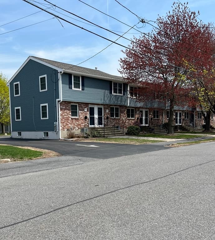 84 Durham Rd # 84, Dedham MA 02026