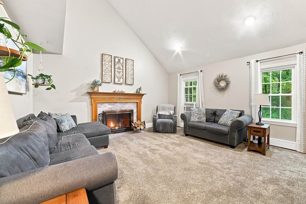 7 Leela Lane, Leicester MA 01542 photo 2