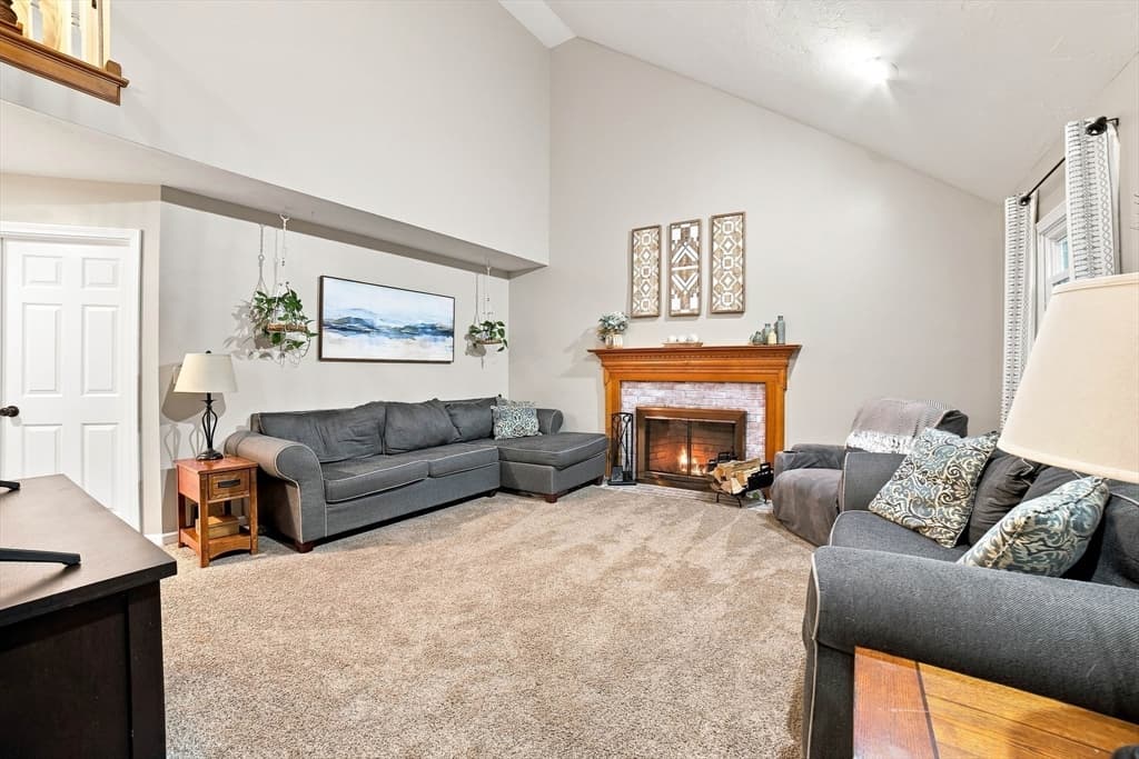 7 Leela Lane, Leicester MA 01542 photo 3